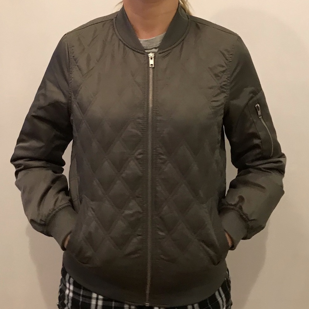 FOREVER 21 bomber green jacket